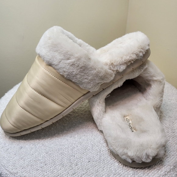Vionic Josephine Cream Faux Fur Footwear Slippers Size 8.5 - Picture 1 of 10
